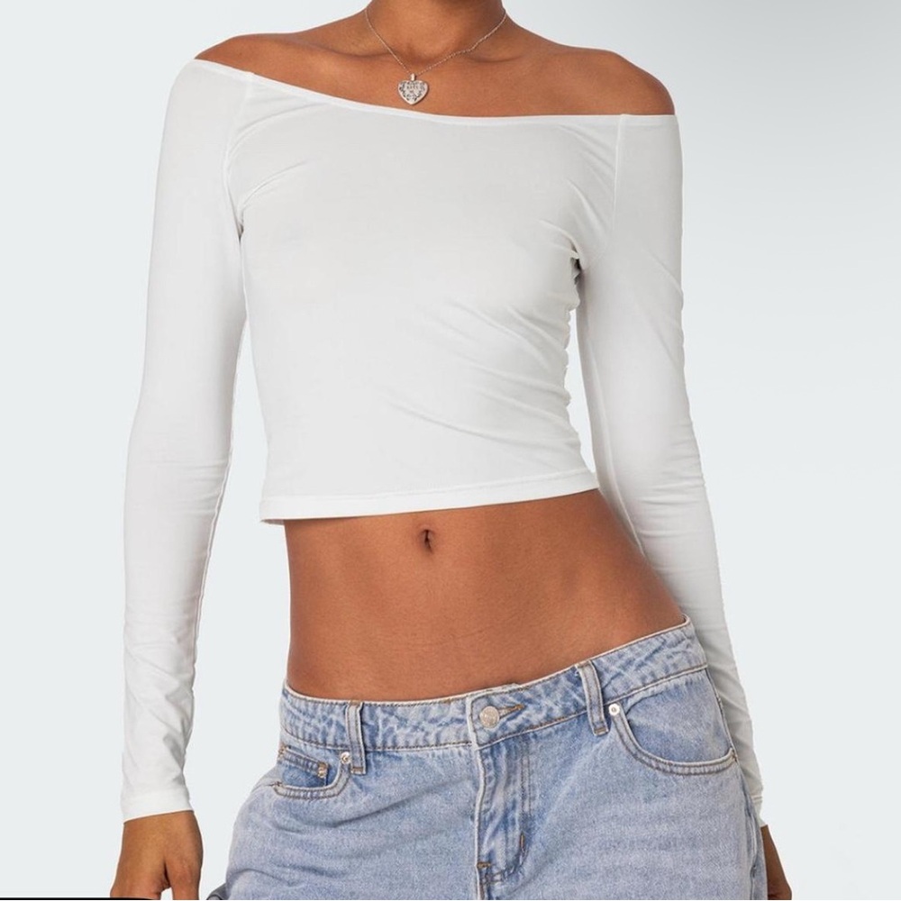 Edikted Off-Shoulder White Top